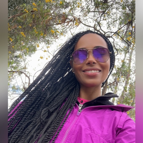 Meet your Posher, Lucille - Picture 3 of 3